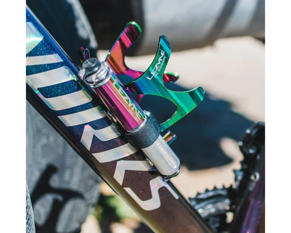 Lezyne CNC Water Bottle Cage (Neo Metallic) 2 Lezyne CNC Water Bottle Cage (Neo Metallic) - Image 2