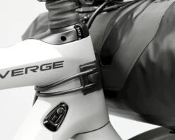 Roswheel Road Handlebar Bag (Black) (9L) -Two Wheel Haven rda101bk 4