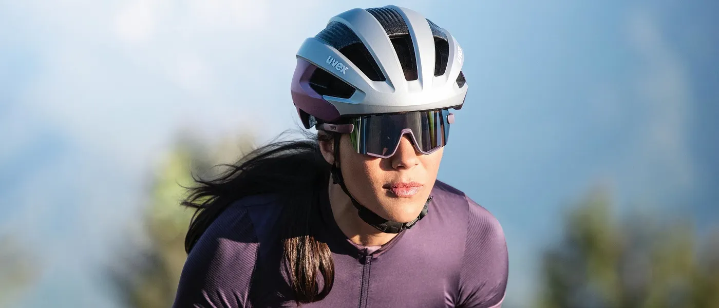 Front Page 2 Front Page -Two Wheel Haven Fahrrafhelme rise WE 21